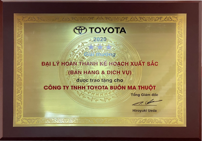Toyota Buôn Ma Thuột vinh dự nhận được giải thưởng đại lý hoàn thành xuất sắc kế hoạch kinh doanh